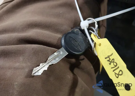 2006 Ford Escape z USA, uszkodzony, nr VIN 1FMYU03146KC95026